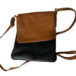 Vera Pelle Tan and Black Crossbody Bag with Adjustable Strap new no call outs